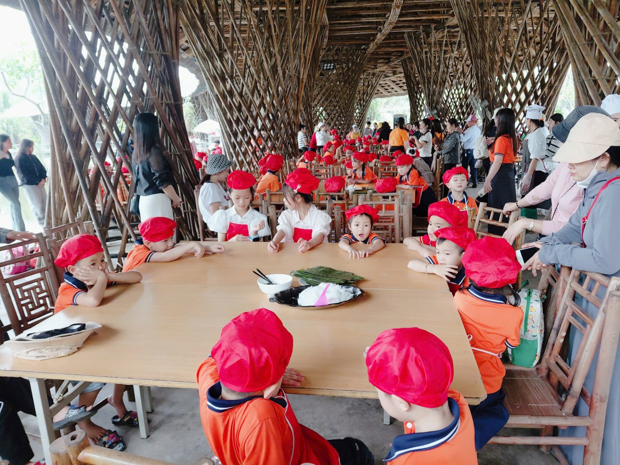 Hoạt động tham quan trải nghiệm tại Khu sinh thái Mương Thanh - Diễn Lâm